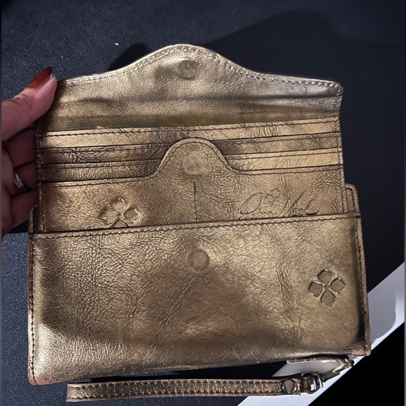 Patricia Nash Metallic Gold Leather wallet- full size w removable card holder - Picture 6 of 9